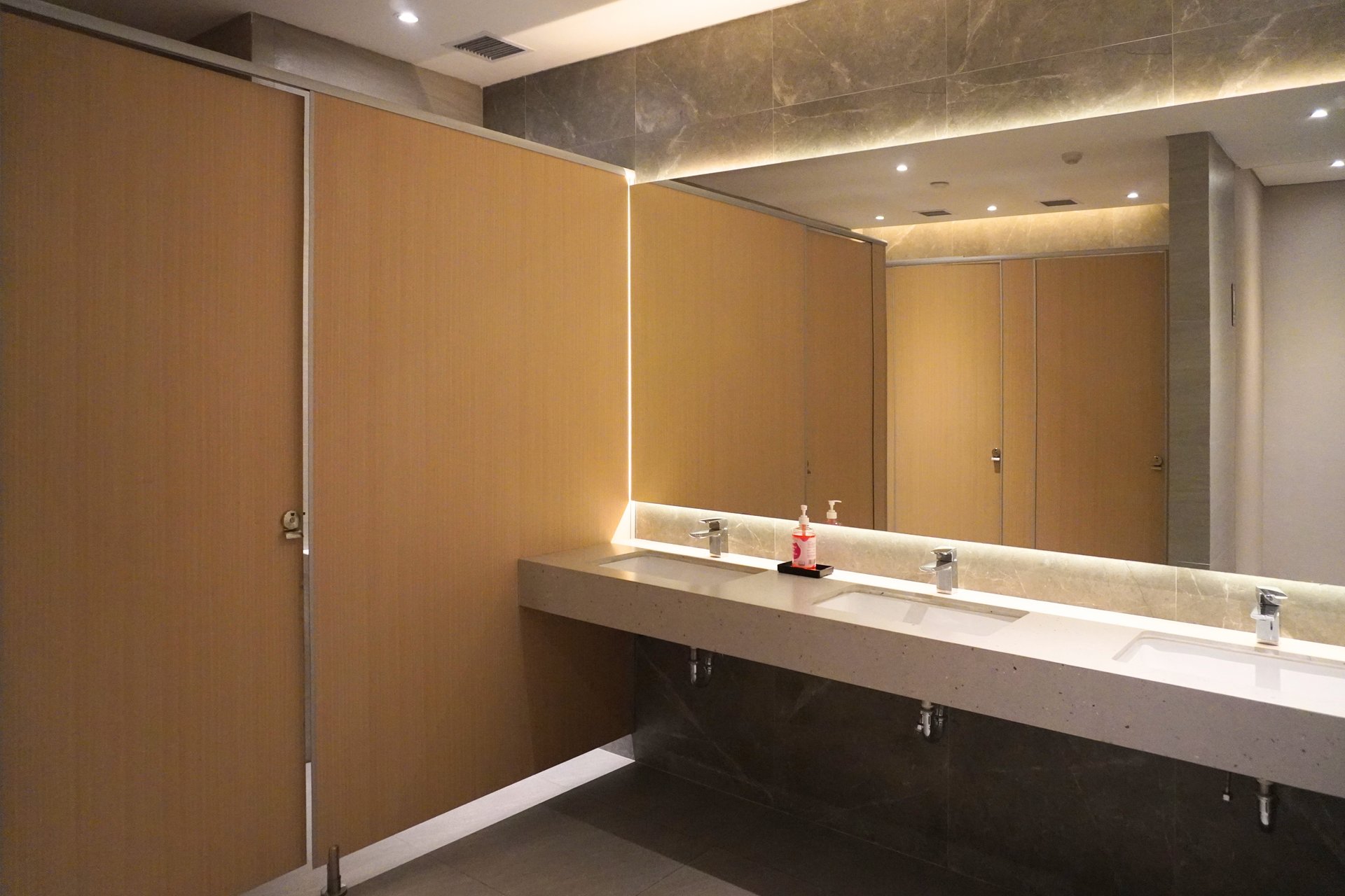 Fasilitas Toilet Tamu Bersih 1